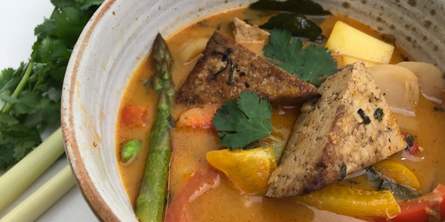 Thai Red Curry with Tofu - Veggiecurean