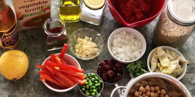 Amazing Vegetarian and Vegan Paella Recipe