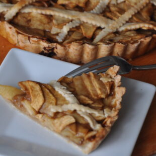 Classic Apple Pie - Veggiecurean