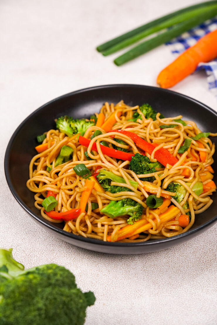 Ramen Noodles With Broccoli and Bell Peppers