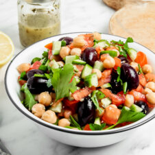 DELICIOUS & EASY GREEK CHICKPEA SALAD WITH DRESSING